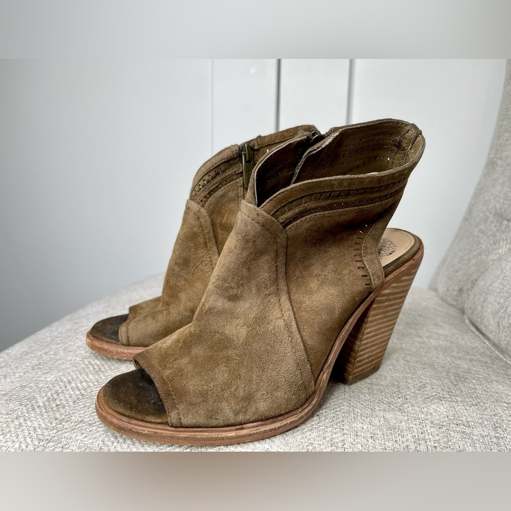 Vince Camuto women's Olive Brown suede Zip ankle block heels size 5